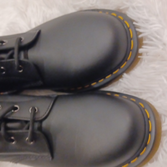 Dr. Martens Yellow Stitch 101 Smooth Leather Lace Up Boot Black NEW - Picture 11 of 16